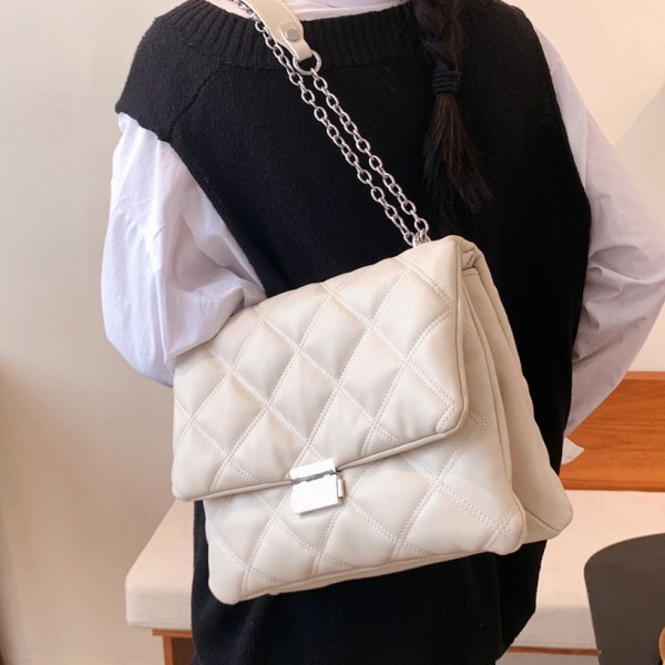 Simple Fashion Rhombus Chain Solid Color Messenger Bag Nhav407533